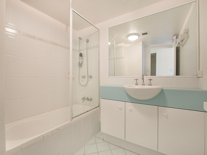 17/102-112 Musgrave Street, Kirra QLD 4225