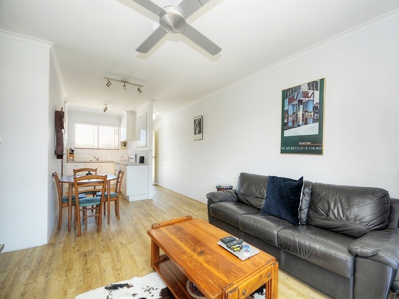 8/23 Coolangatta Road, Kirra QLD 4225