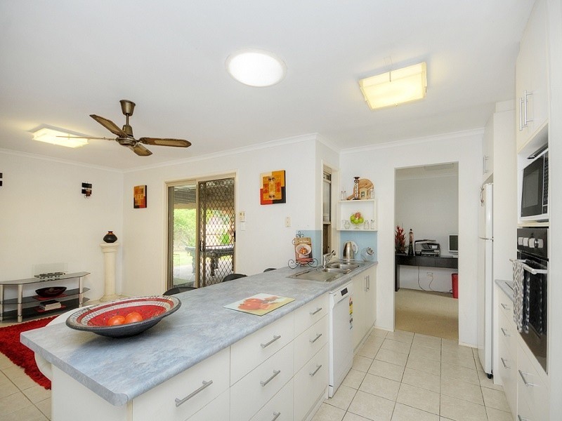 4 Batchworth Road, Molendinar QLD 4214