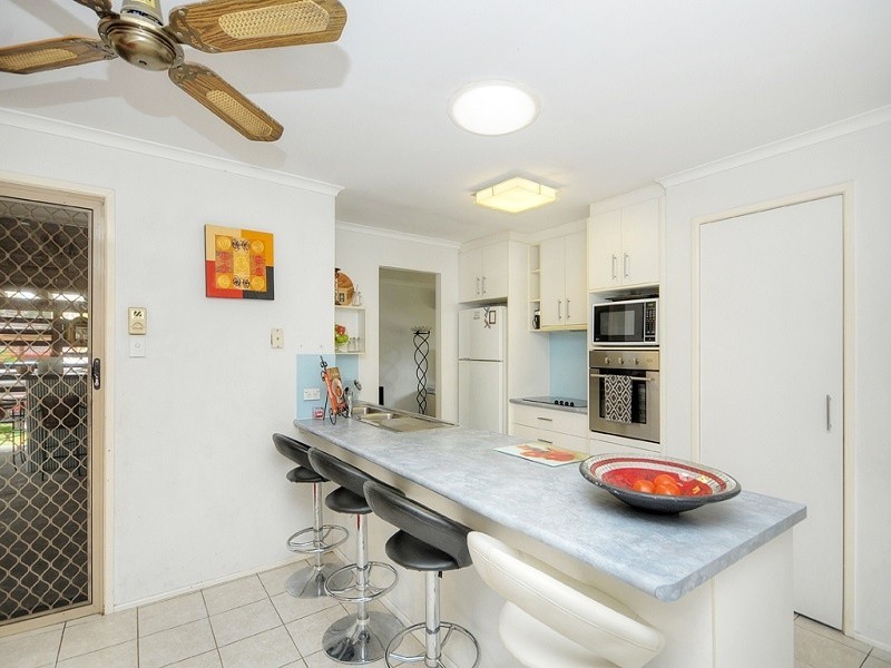 4 Batchworth Road, Molendinar QLD 4214