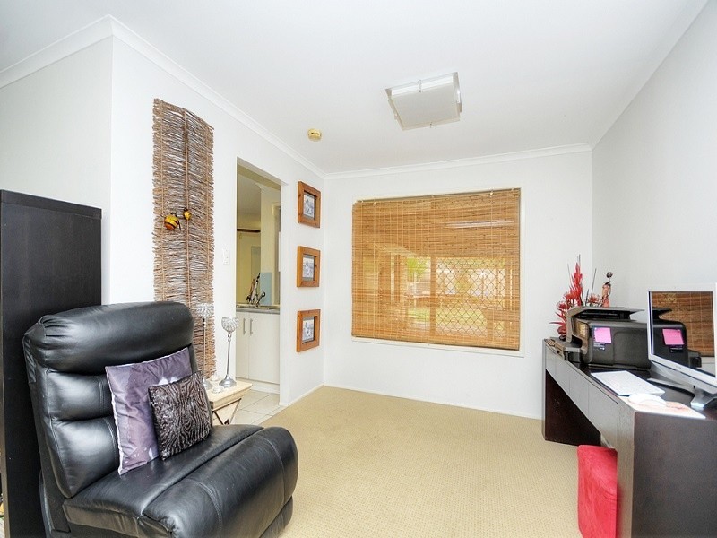 4 Batchworth Road, Molendinar QLD 4214