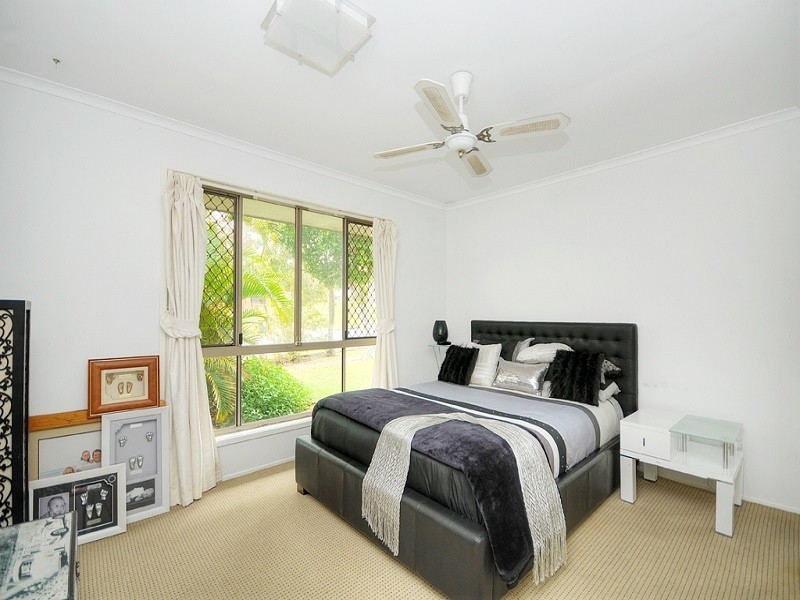 4 Batchworth Road, Molendinar QLD 4214
