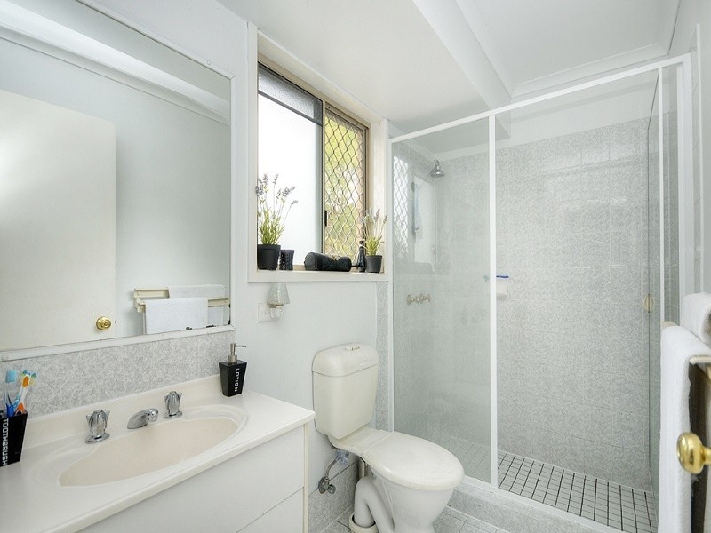 4 Batchworth Road, Molendinar QLD 4214