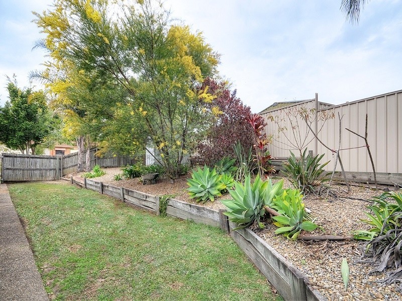 4 Batchworth Road, Molendinar QLD 4214
