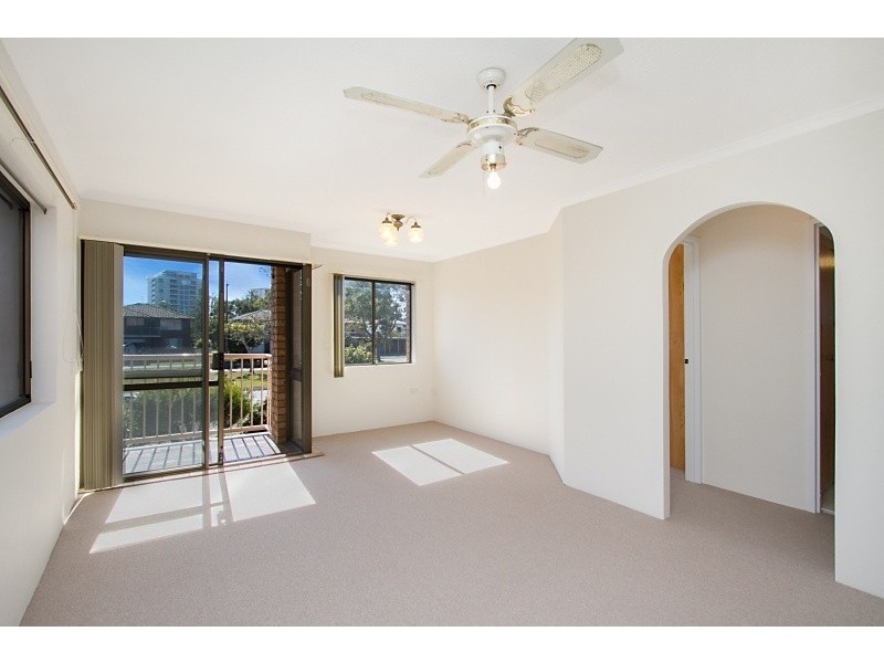 3/44 Coolangatta Road, Kirra QLD 4225