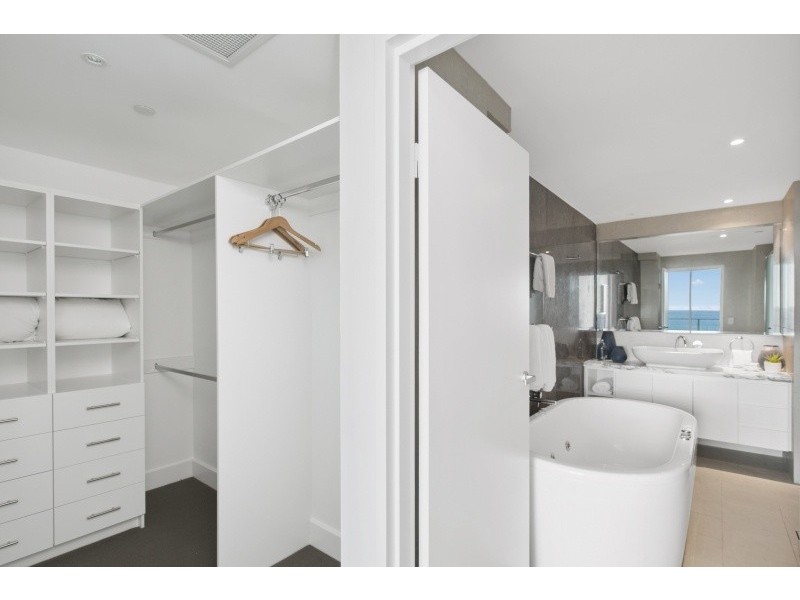 1102/2-8 Creek Street, Kirra QLD 4225