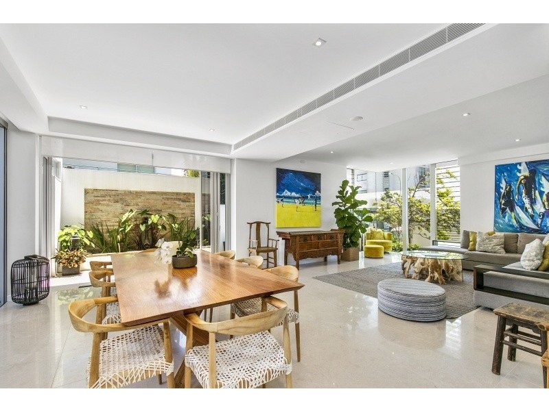 1 Haig Street, Kirra QLD 4225