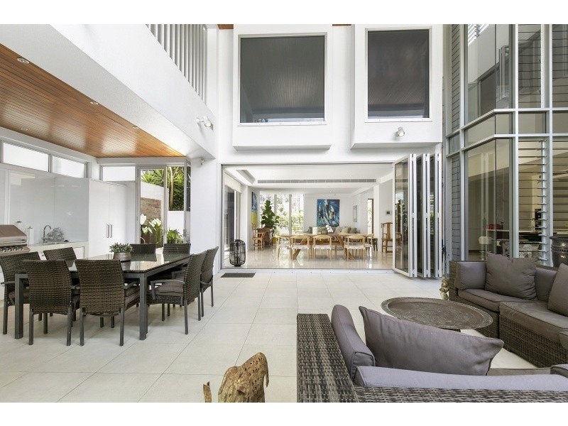 1 Haig Street, Kirra QLD 4225