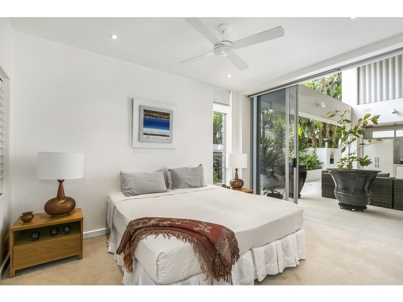 1 Haig Street, Kirra QLD 4225