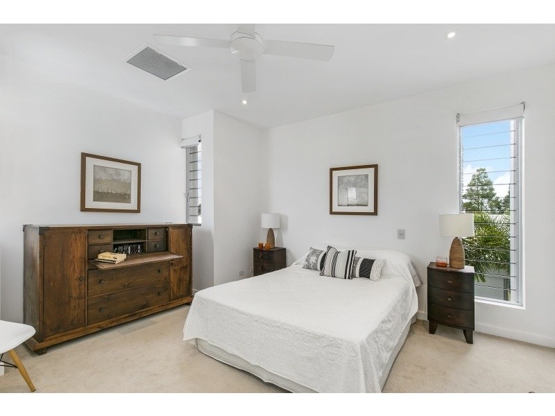 1 Haig Street, Kirra QLD 4225