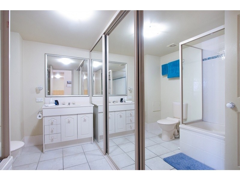 24/37 Golden Four Drive, Bilinga QLD 4225