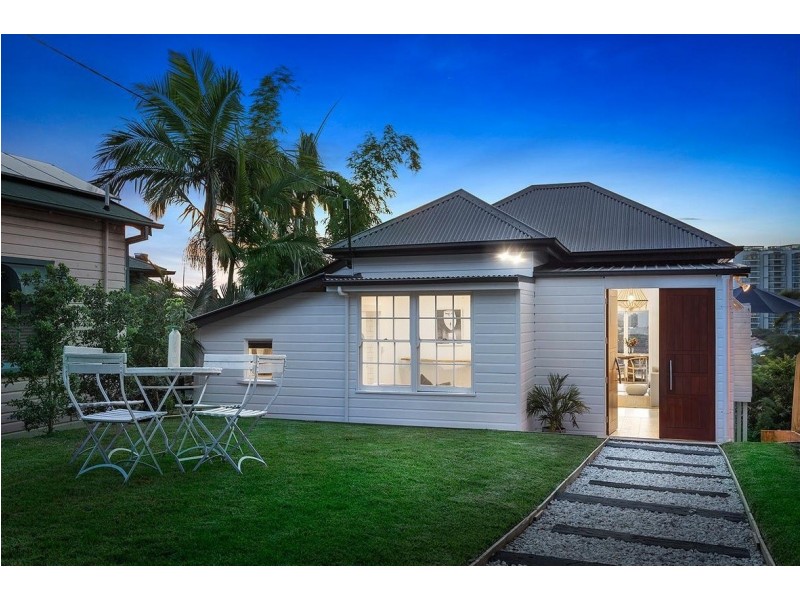 13 Rutledge Street, Coolangatta QLD 4225