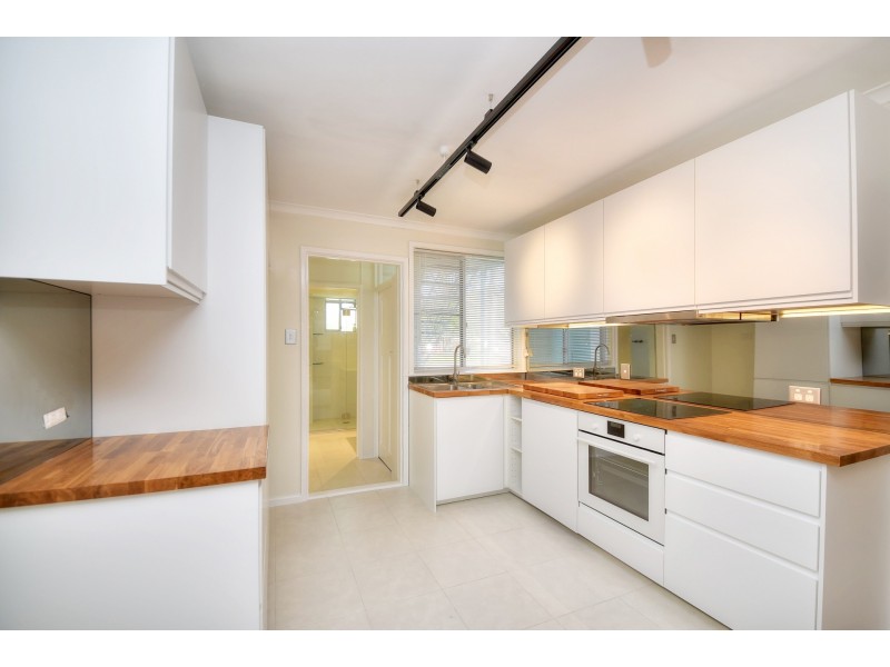 1/32 South Street, Coolangatta QLD 4225