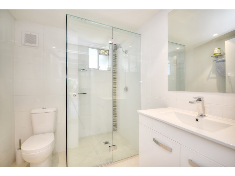 1/32 South Street, Coolangatta QLD 4225