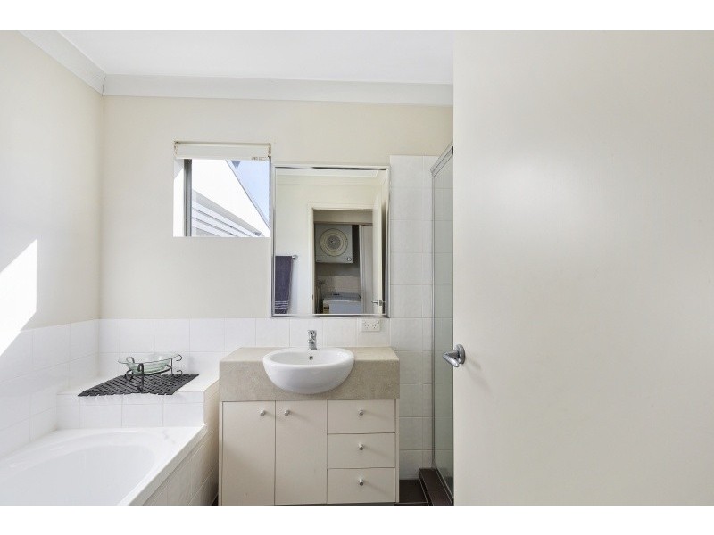 10/66 Mclean Street, Coolangatta QLD 4225