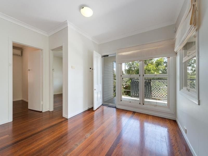 10 Melinda Street, Southport QLD 4215