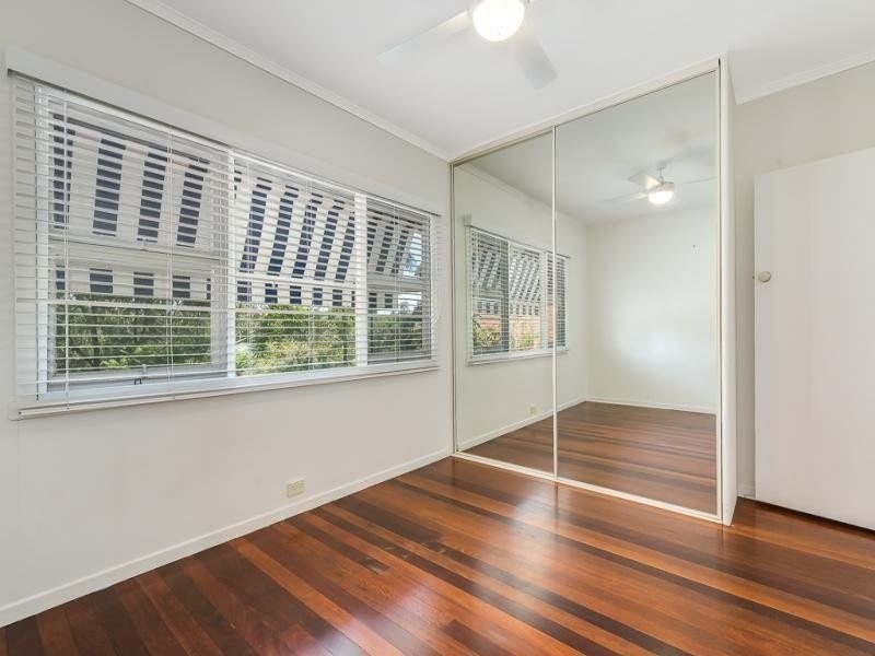 10 Melinda Street, Southport QLD 4215