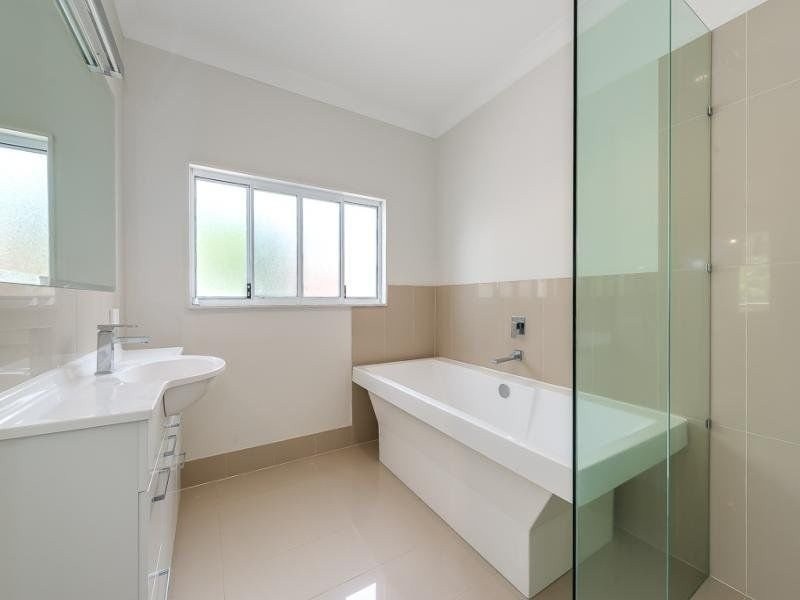 10 Melinda Street, Southport QLD 4215