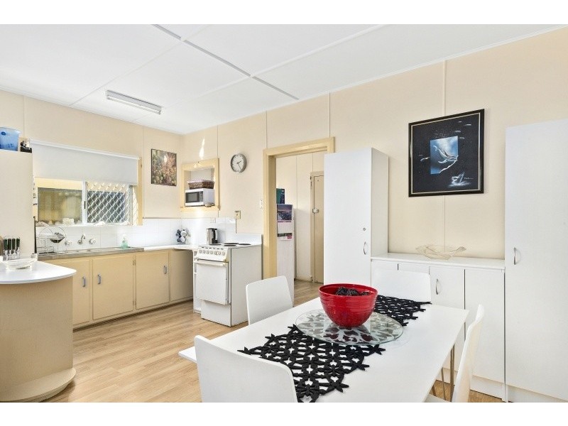 2/10 Lord Street, Kirra QLD 4225