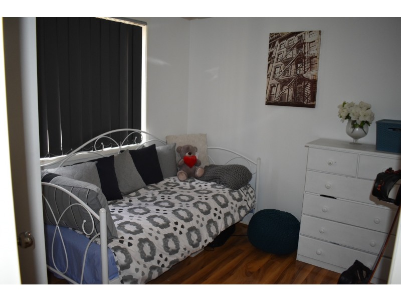 2/108 Nobby Parade, Miami QLD 4220