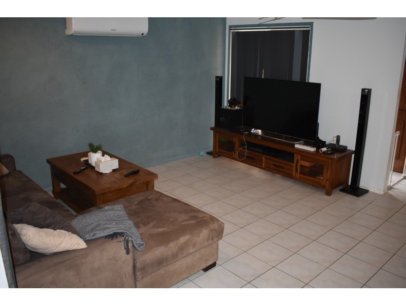 2/108 Nobby Parade, Miami QLD 4220