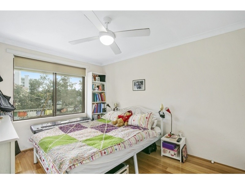 10/17 Coolangatta Road, Kirra QLD 4225