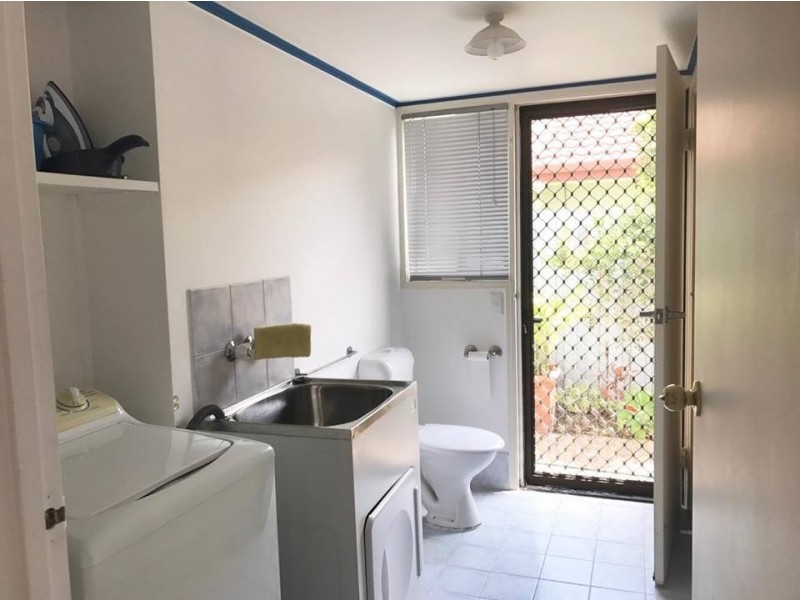 2/16 Daimler Drive, Bundall QLD 4217