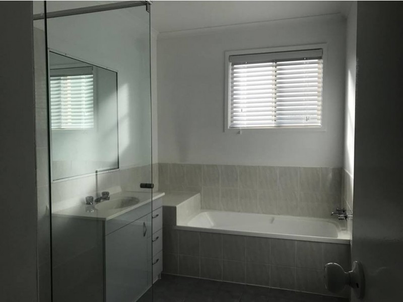 6/280 Christine Avenue, Varsity Lakes QLD 4227