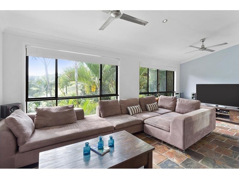 22 Hoffschildt Drive, Currumbin Waters QLD 4223