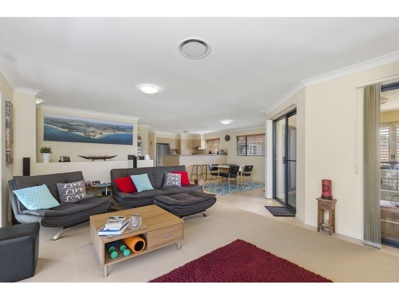 8/33 Dixon Street, Coolangatta QLD 4225