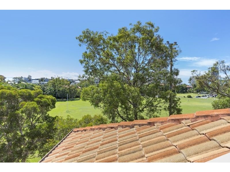 8/33 Dixon Street, Coolangatta QLD 4225