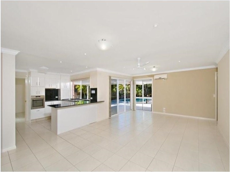 148 Santa Cruz Boulevard, Clear Island Waters QLD 4226