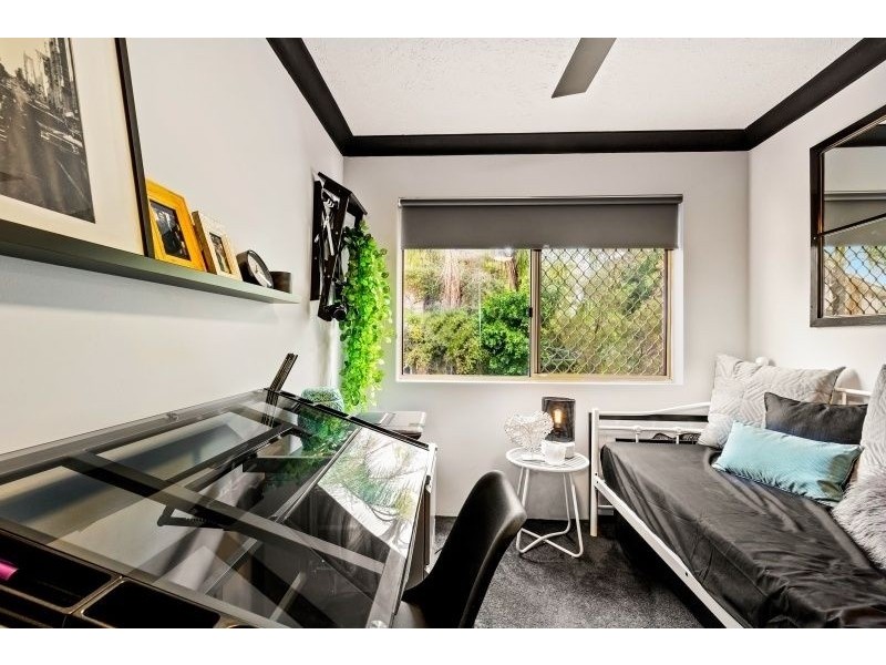 3/4 Rolan Court, Palm Beach QLD 4221