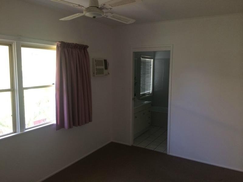2/133 Golden Four Drive, Bilinga QLD 4225