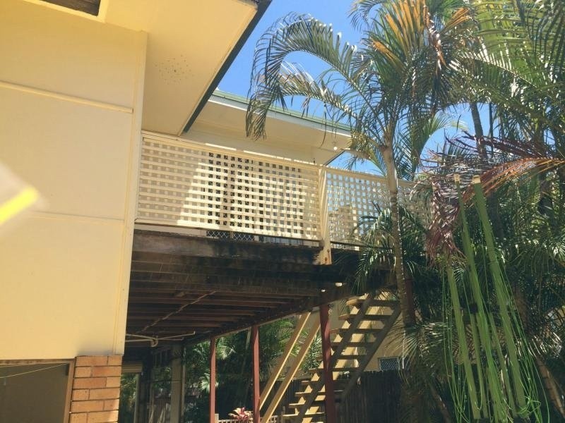 2/133 Golden Four Drive, Bilinga QLD 4225