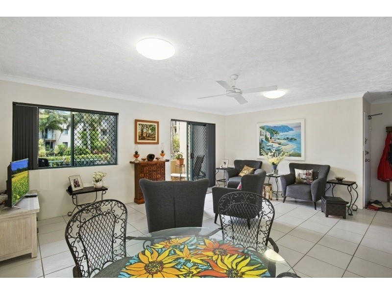 1/143 Golden Four Drive, Bilinga QLD 4225