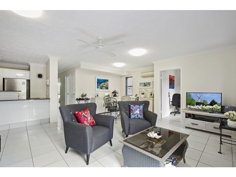 1/143 Golden Four Drive, Bilinga QLD 4225