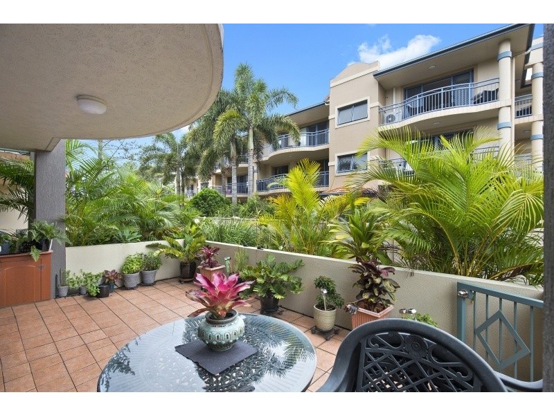 1/143 Golden Four Drive, Bilinga QLD 4225