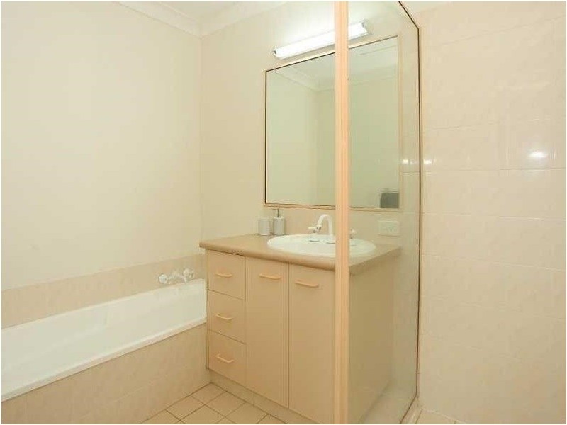 18/4 Sherwood Close, Mudgeeraba QLD 4213