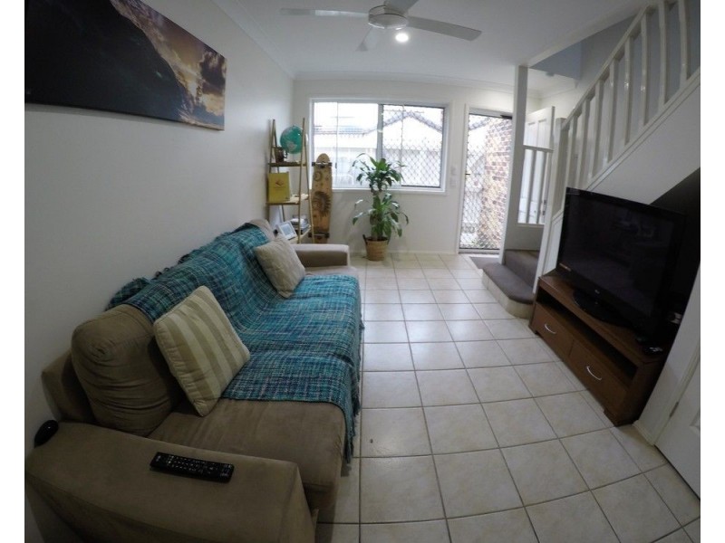 1/9-11 Churchill Street, Kirra QLD 4225