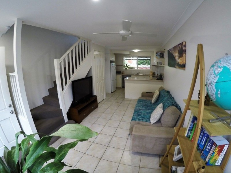 1/9-11 Churchill Street, Kirra QLD 4225