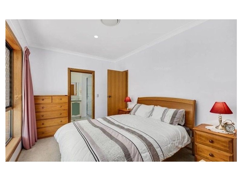 34 Larch Street, Tallebudgera QLD 4228