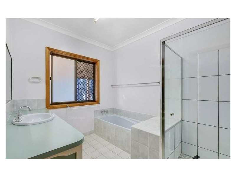 34 Larch Street, Tallebudgera QLD 4228