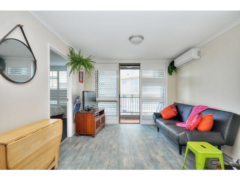 18/22 Musgrave Street, Kirra QLD 4225