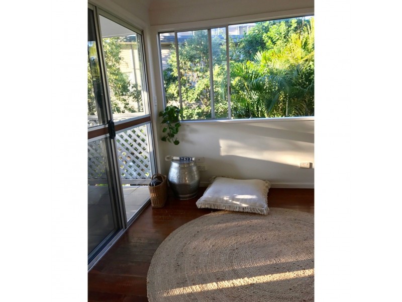 10 Melinda Street, Southport QLD 4215