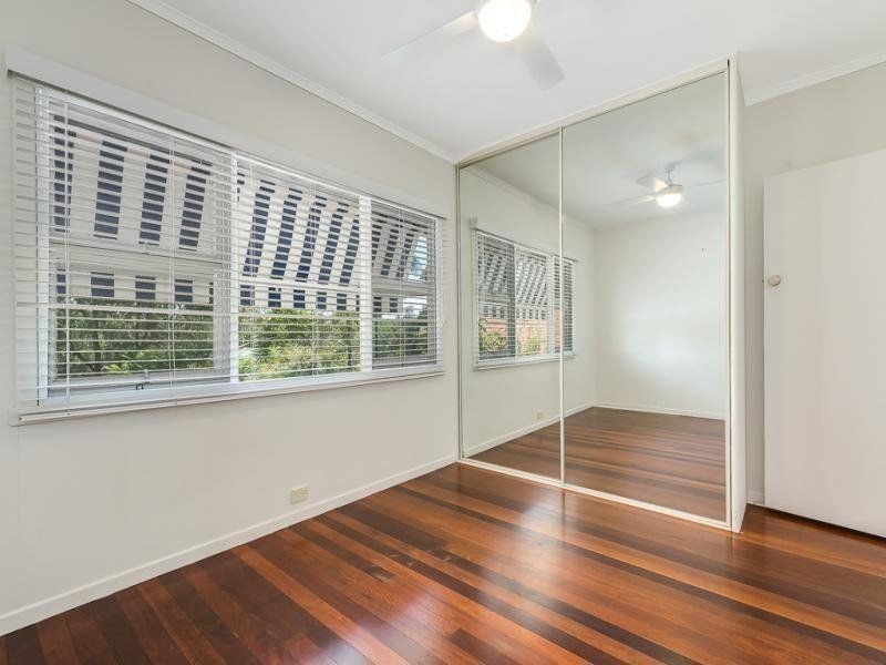 10 Melinda Street, Southport QLD 4215
