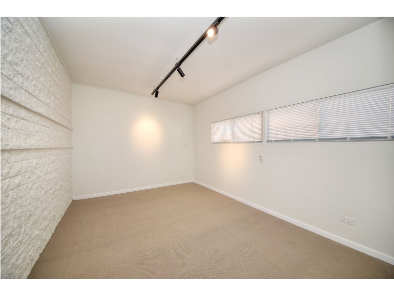 1/32 South Street, Kirra QLD 4225