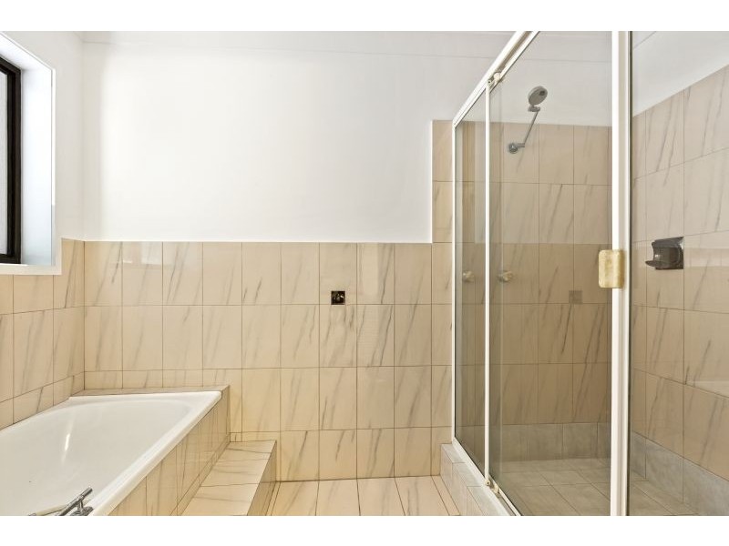 27 Merinda Court, Southport QLD 4215