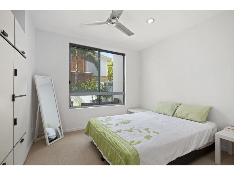 2/9 South Street, Kirra QLD 4225