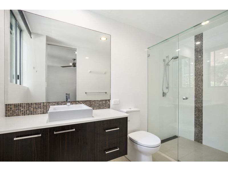 2/9 South Street, Kirra QLD 4225